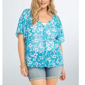 Torrid plus Size 2 Floral Top.